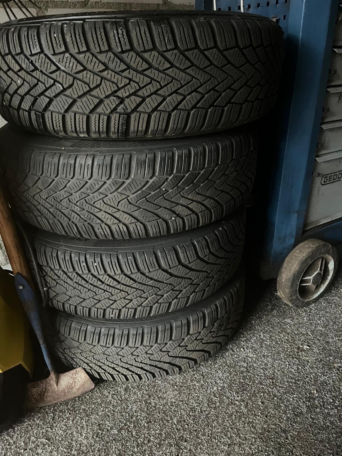 Volkswagen Up winterbanden 175/65 R14 4x100 steekmaat, Auto-onderdelen, Ophalen, 14 inch, Gebruikt, 175 mm