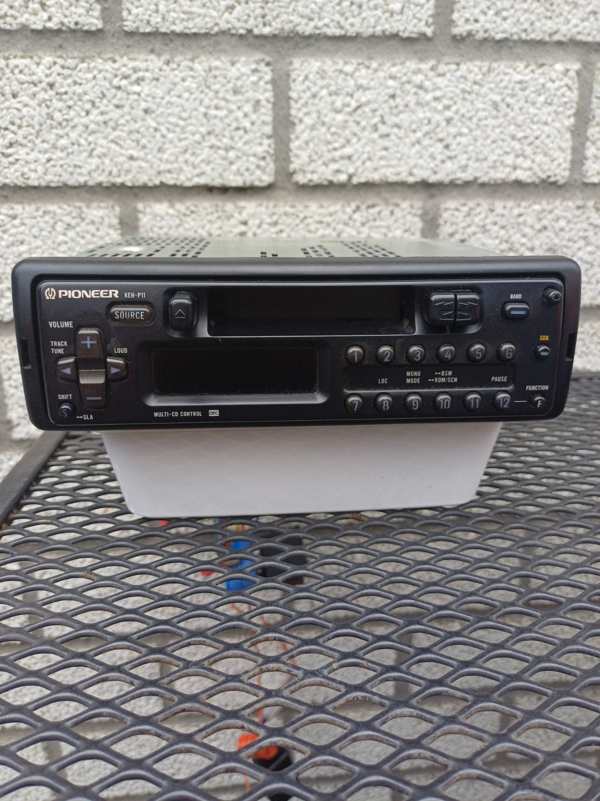 Pioneer KEH-P11 cassette autoradio, Ophalen