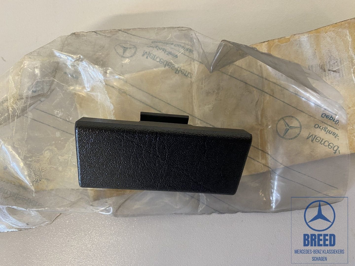 NOS greepje handschoenenkastje voor Mercedes-Benz W631 MB100, Auto-onderdelen, -, Nieuw, Ophalen of Verzenden, -