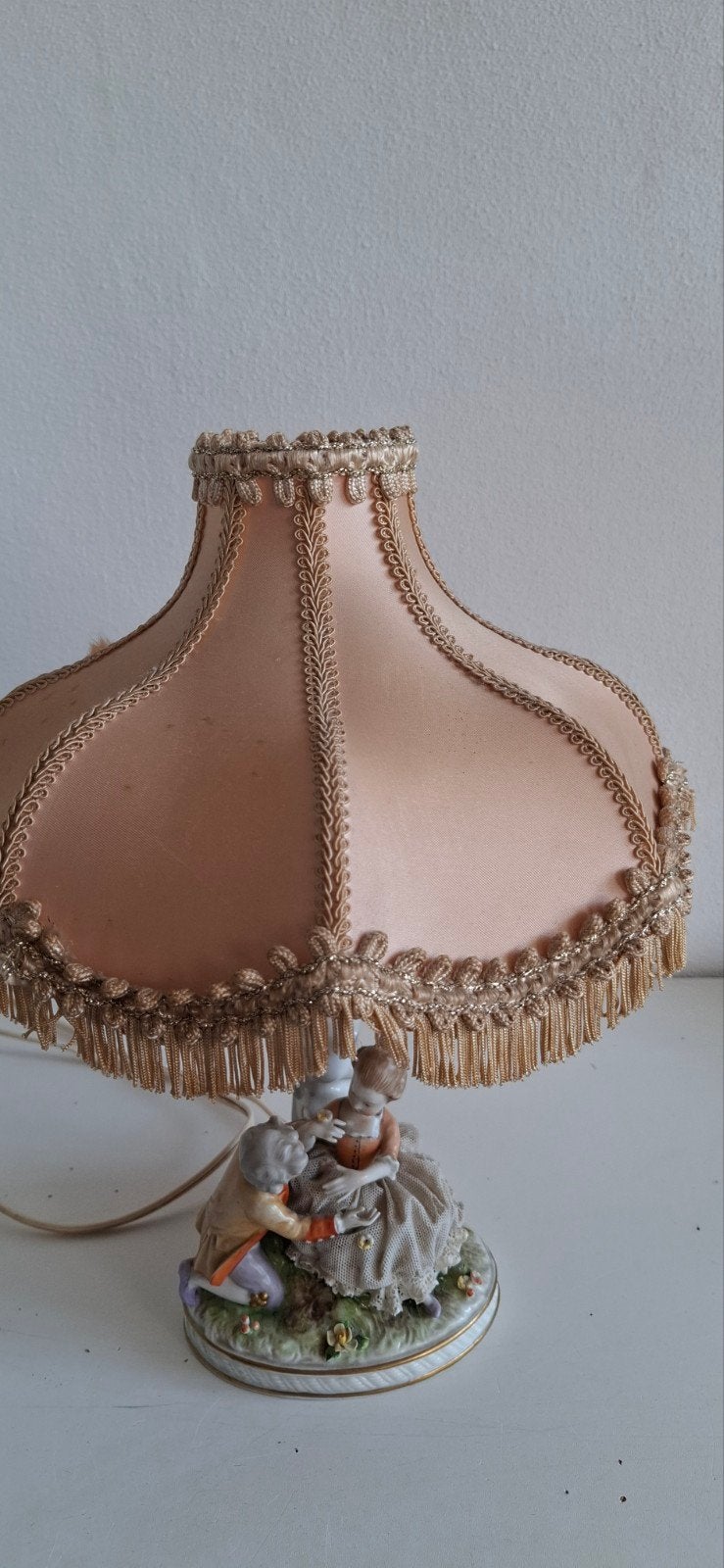 Vintage Dresden Porseleinen Tafellamp met Stel Jaren '50, Antiek en Kunst, Ophalen