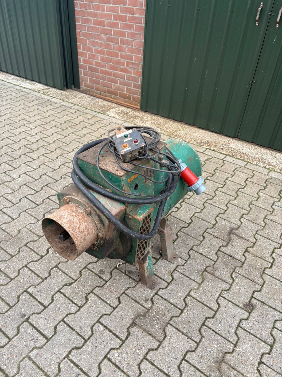 Lister aftakas aggregaat 25 KVA, Doe-het-zelf en Verbouw, Ophalen, Gebruikt, -, Elektrisch startend