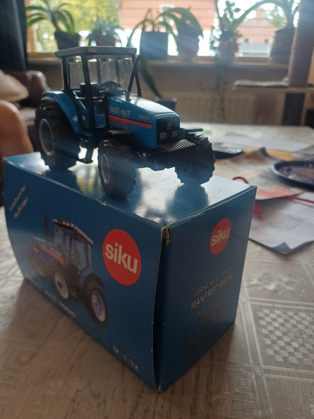 Siku Iseki Big T 1055 Tractor - Limited Edition 1:32, Ophalen of Verzenden, Zo goed als nieuw, Tractor of Landbouw, SIKU