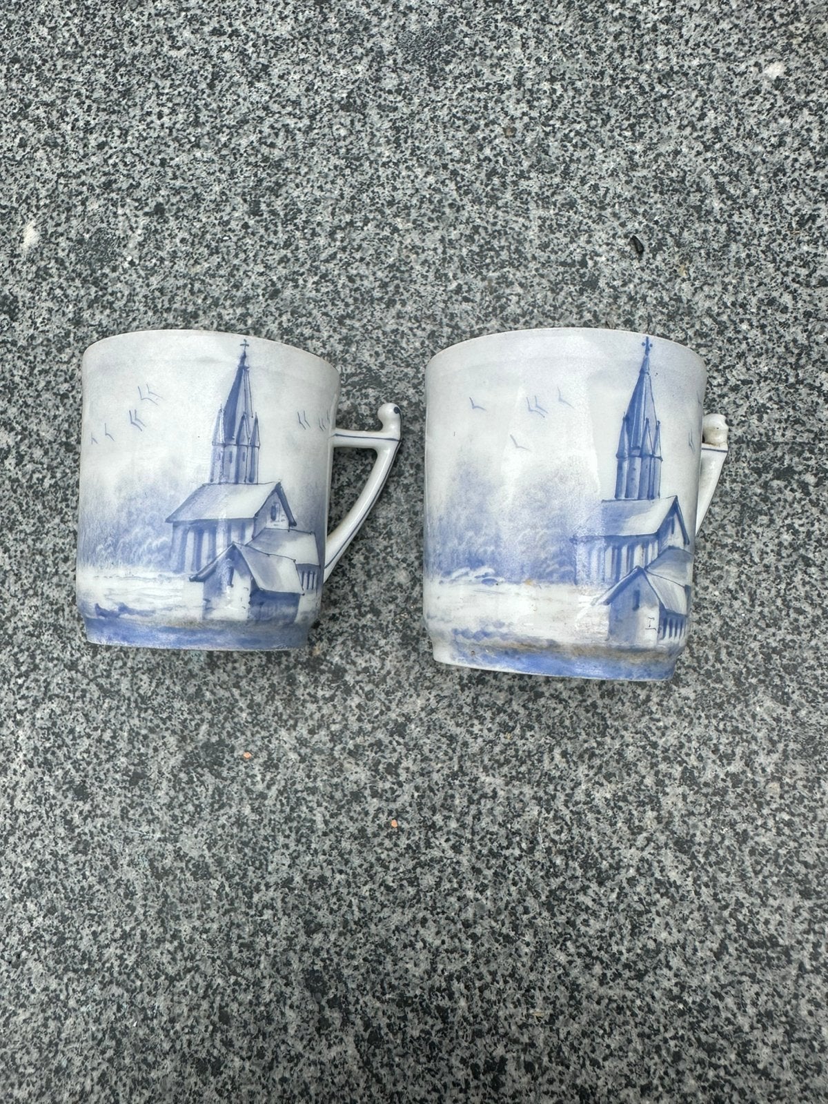2 zeer oude kopjes, Antiek en Kunst, Antiek | Servies los, Ophalen of Verzenden