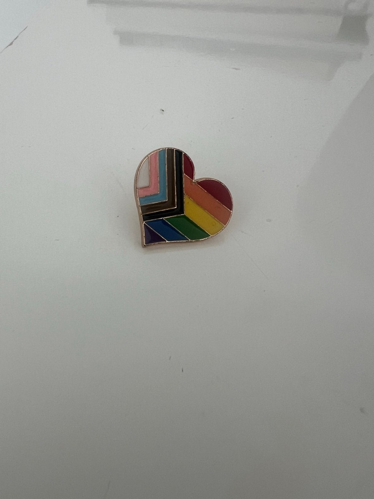 Progress Pride Vlag Hart Pin - Klein Speldje, Ophalen of Verzenden, Gebruikt, Overige onderwerpen, Speldje of Pin