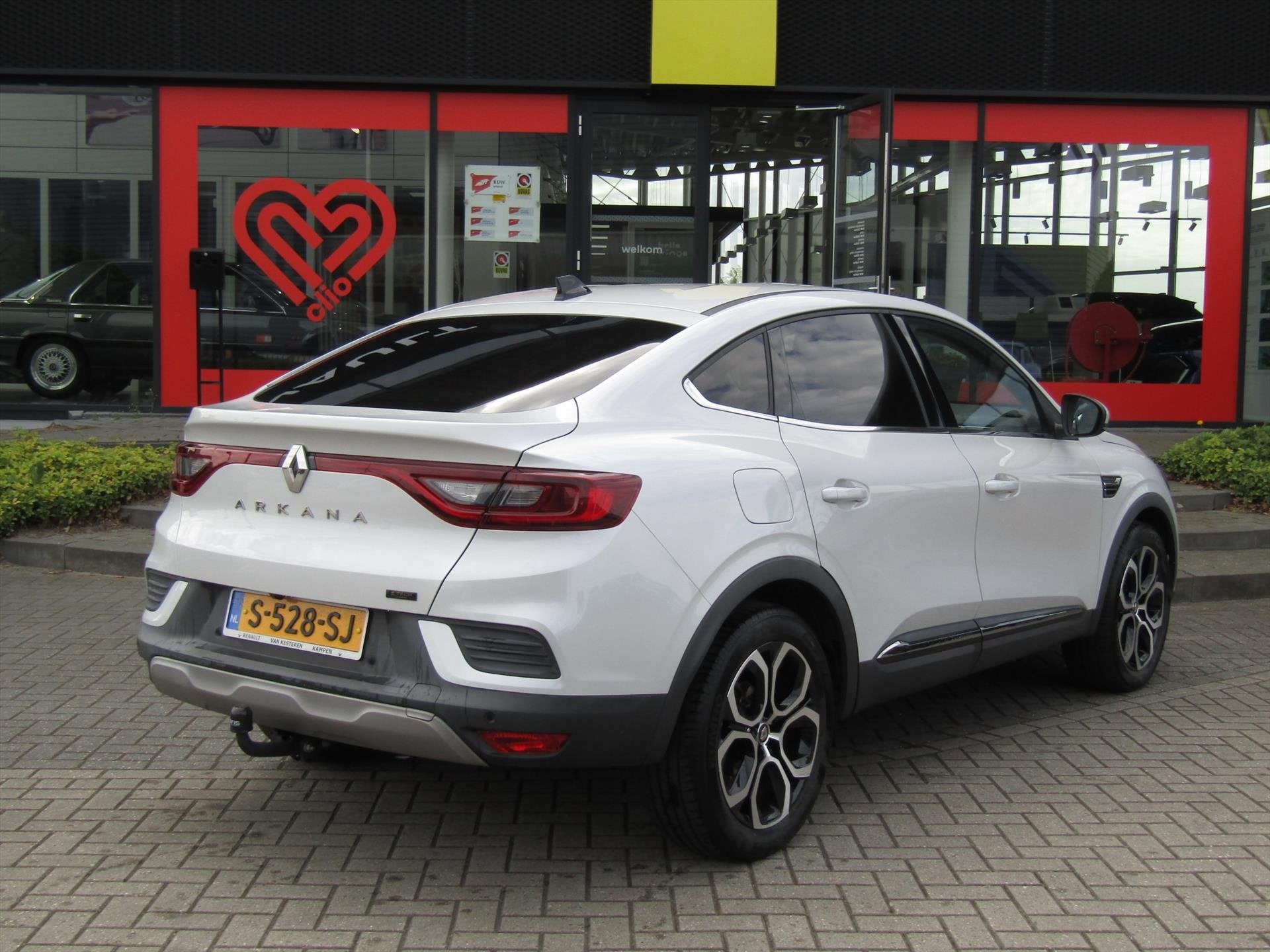 Renault Arkana 1.6 E-TECH Hybrid 143pk Aut Techno / Trekhaak, Auto's, Gebruikt, 4 cilinders, Leder en Stof, Wit