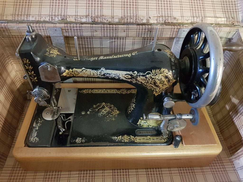 Ouderwetse Singer naaimachine incl. koffer, Antiek en Kunst, Antiek | Naaimachines, Ophalen