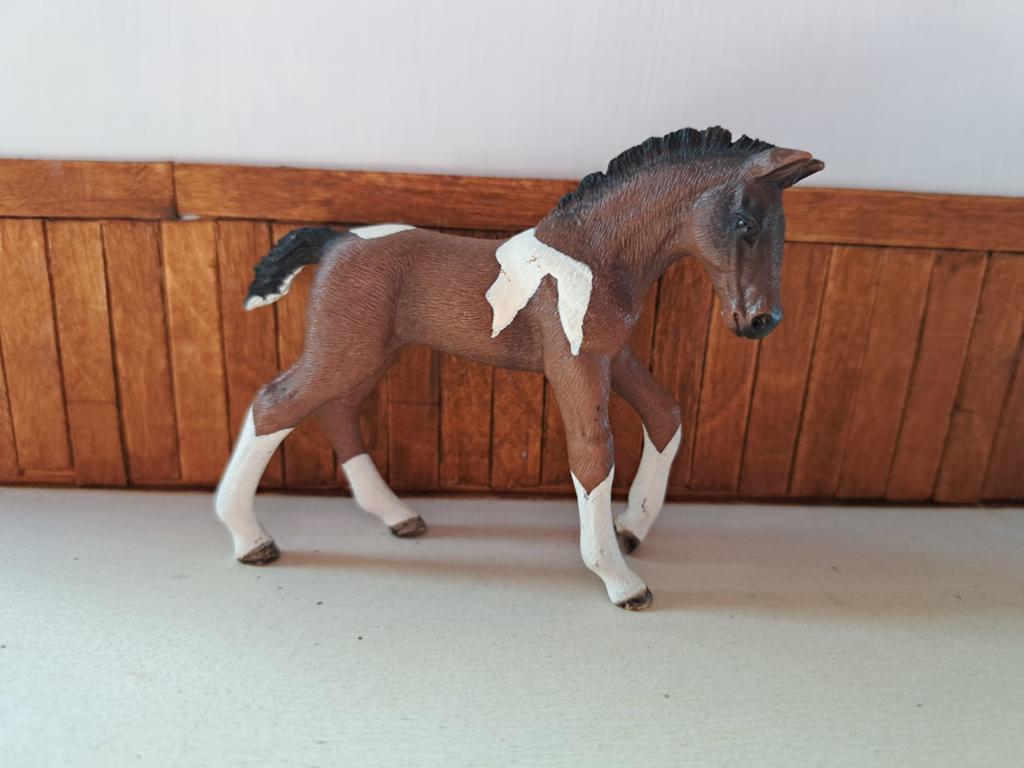 Schleich trakenher veulen, Ophalen of Verzenden, Zo goed als nieuw, Paard, Beeldje of Figuurtje