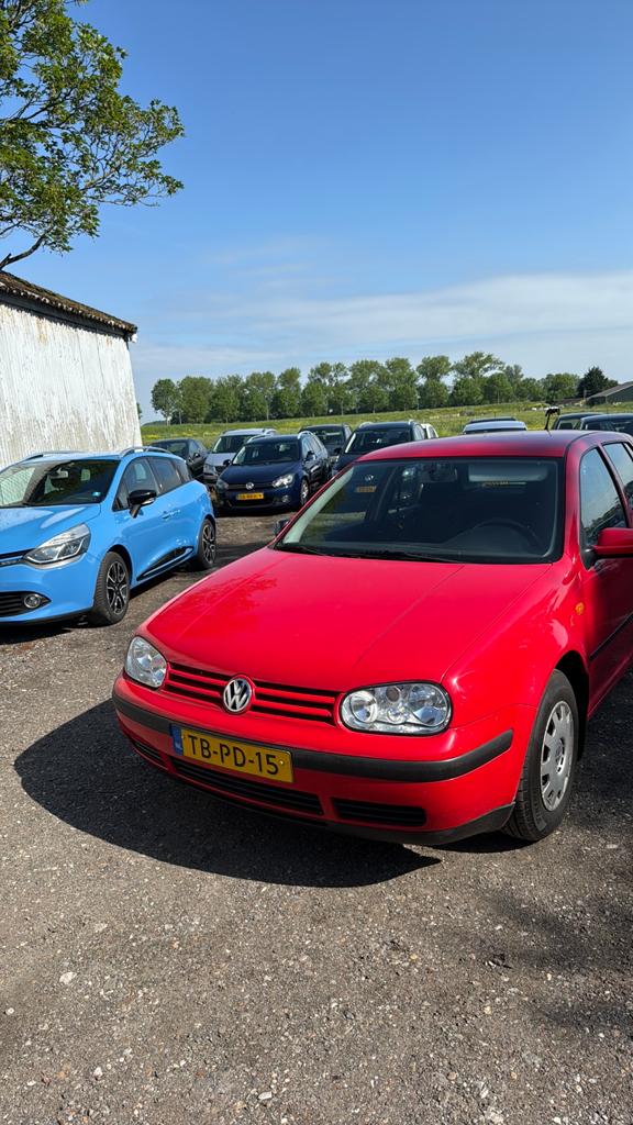Volkswagen Golf 1.6 74KW 1998 Rood, 4 cilinders, 100 pk, 49 €/maand, Handgeschakeld