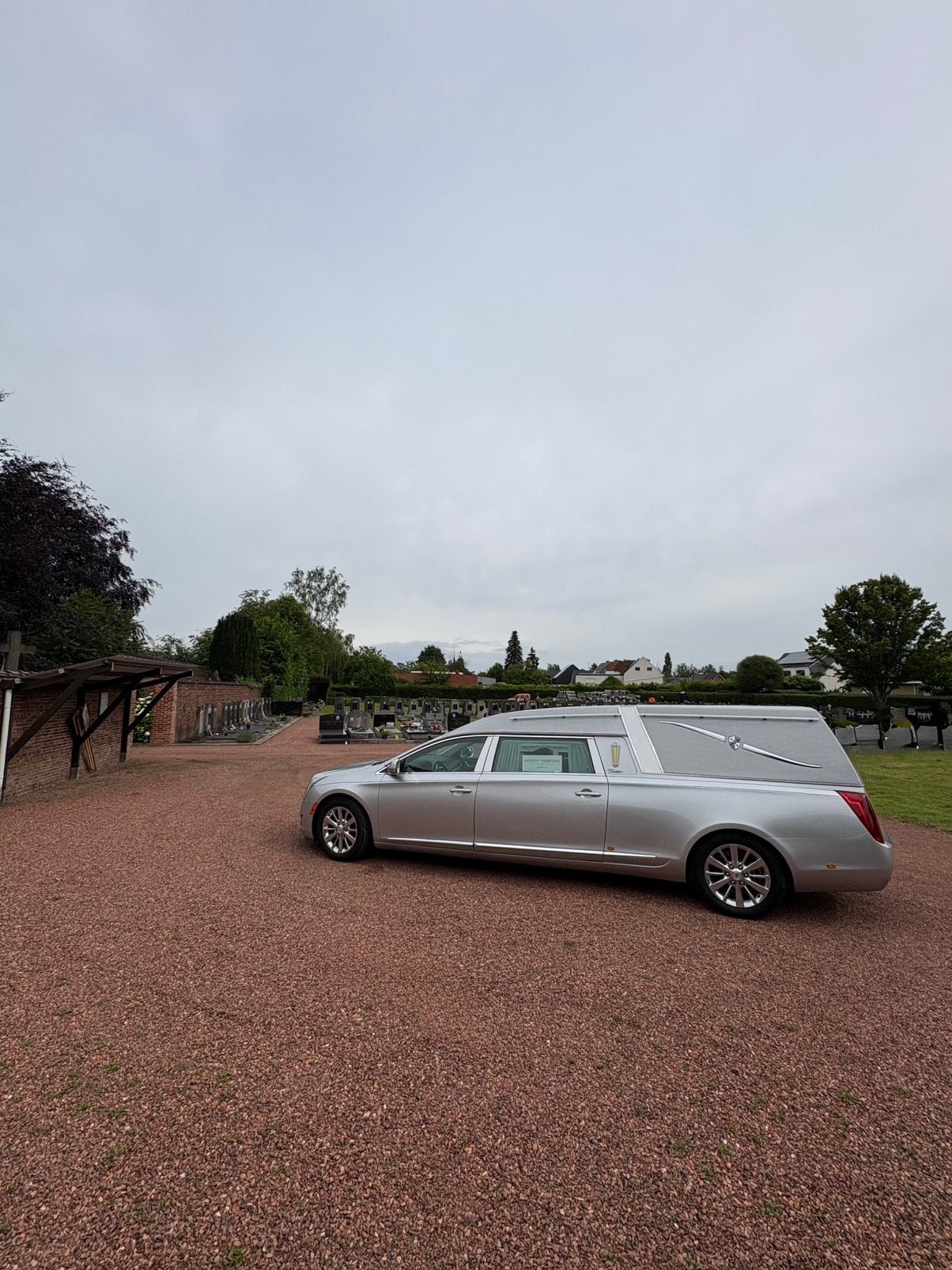 Rouwauto, lijkwagen, uitvaartwagen, Auto's, Cadillac, Particulier, Overige modellen, Benzine, Automaat, Zilver of Grijs, Zwart