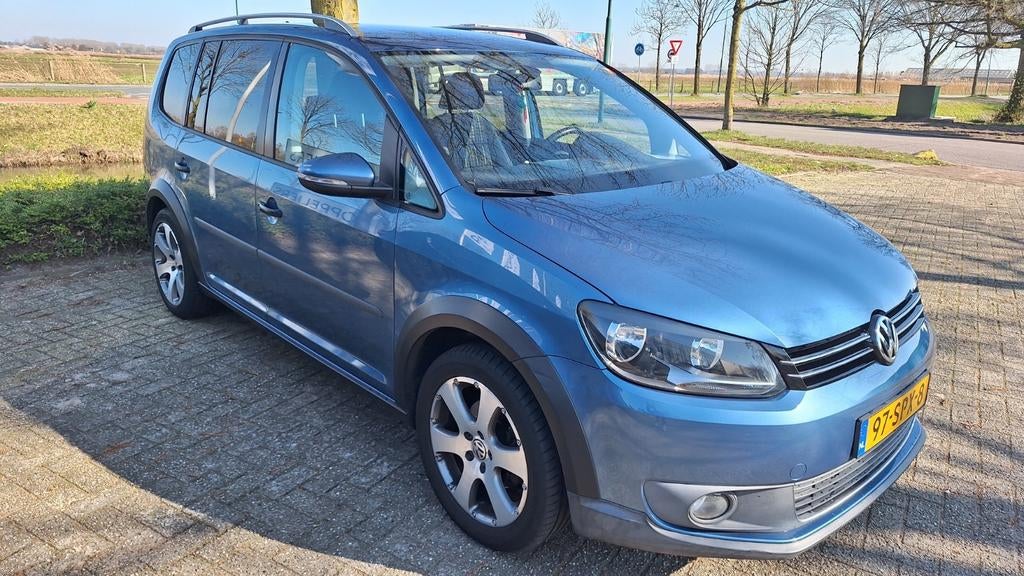 Volkswagen Touran 1.4 TSI 103KW Cross 2011 Blauw, Auto's, Voorwielaandrijving, 4 cilinders, Blauw, 75 €/maand