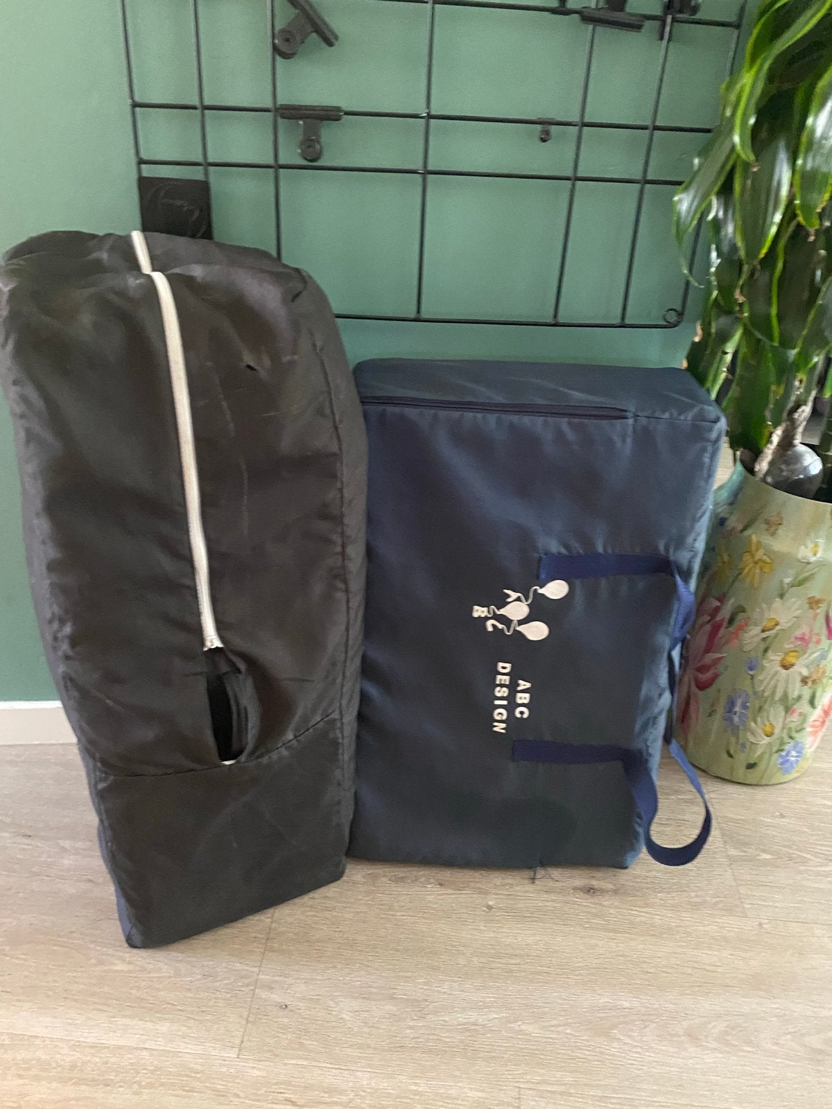 Compact campingbedje met matras - werkt naar behoren, Kinderen en Baby's, Gebruikt, 70 tot 85 cm, Matras, 140 tot 160 cm