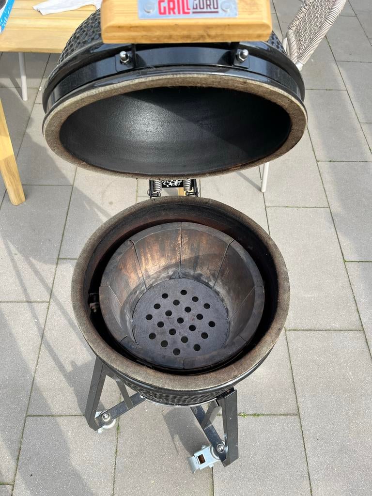Grill Guru Compact met onderstel en accessoires, Ophalen, Gebruikt, Met accessoires