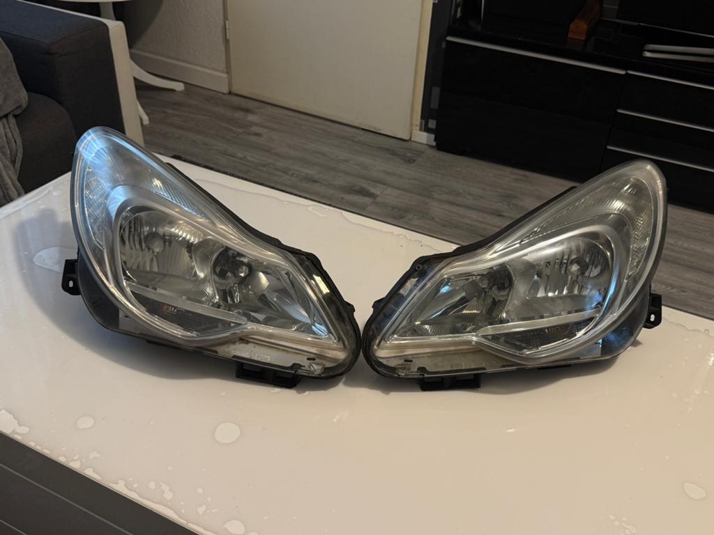 Opel Corsa D Koplampen (2011-2014) - Zo goed als nieuw, Auto-onderdelen, Verlichting, Ophalen of Verzenden, Gebruikt, Opel