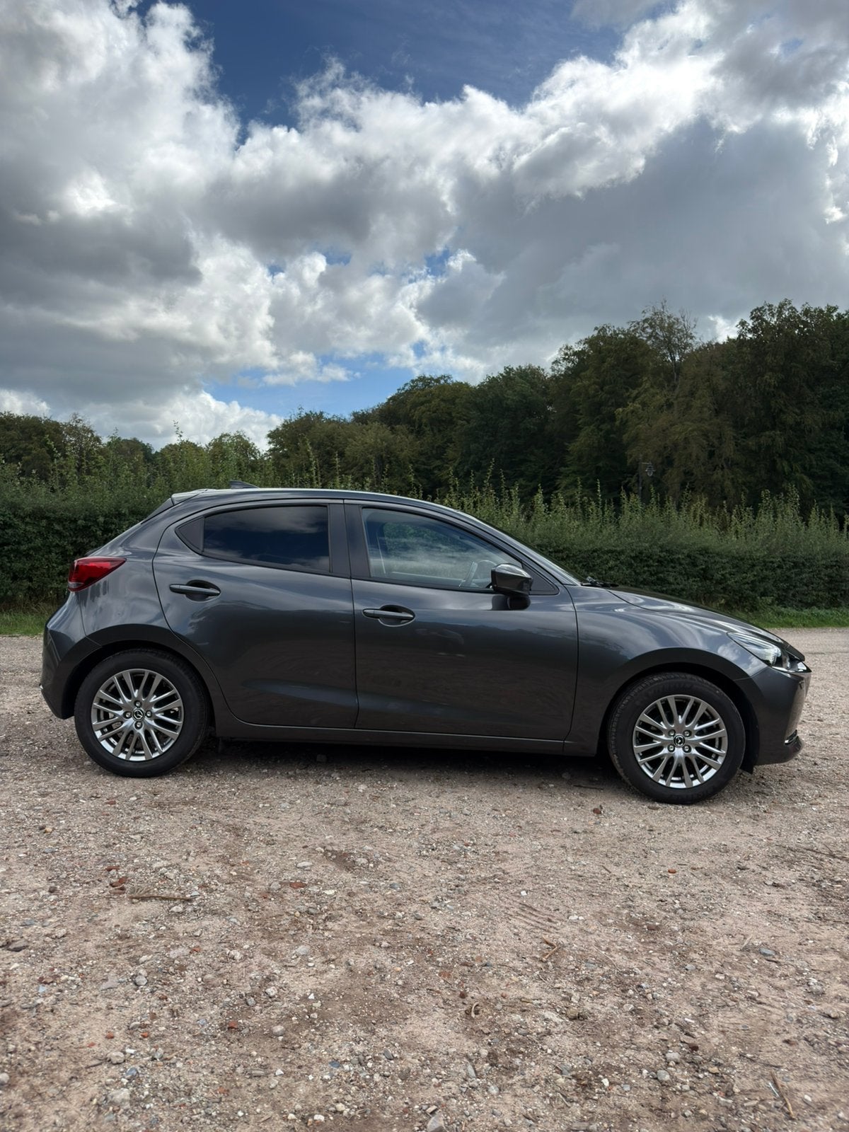 Foto 3 van Mazda 2 1.5 Skyactiv-G Luxury (Modeljaar 2022) – Topstaat