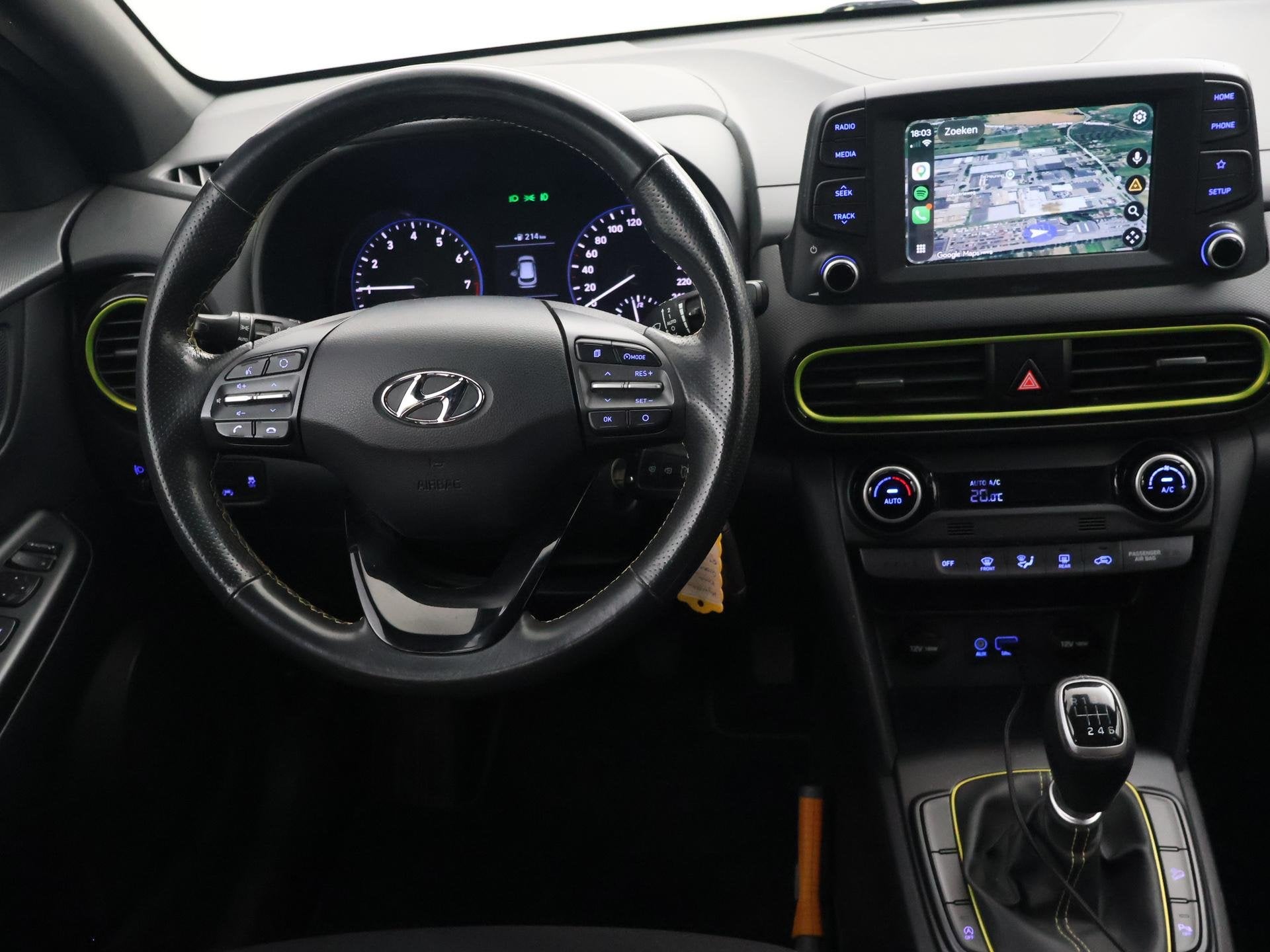 Hyundai Kona 1.0T FASHION + TREKHAAK | CAMERA | APPLE CARPLA, Voorwielaandrijving, Stof, Gebruikt, Euro 6
