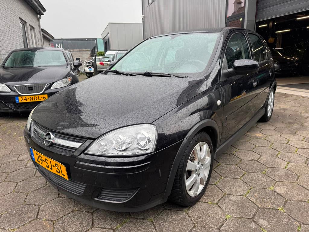 Opel Corsa 1.2-16V Silverline - 1e Eigenaar - 5 Deurs - Airc, Voorwielaandrijving, Gebruikt, 4 cilinders, Stoelverwarming