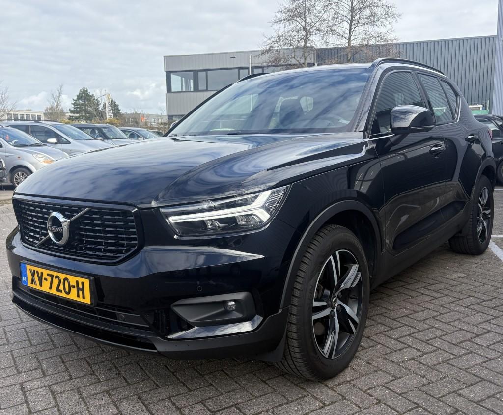 Volvo XC40 2.0 T4 R-Design Trekhaak I Leer I All-in prijs!, Auto's, Volvo, 15 km/l, Euro 6, 4 cilinders, Zwart