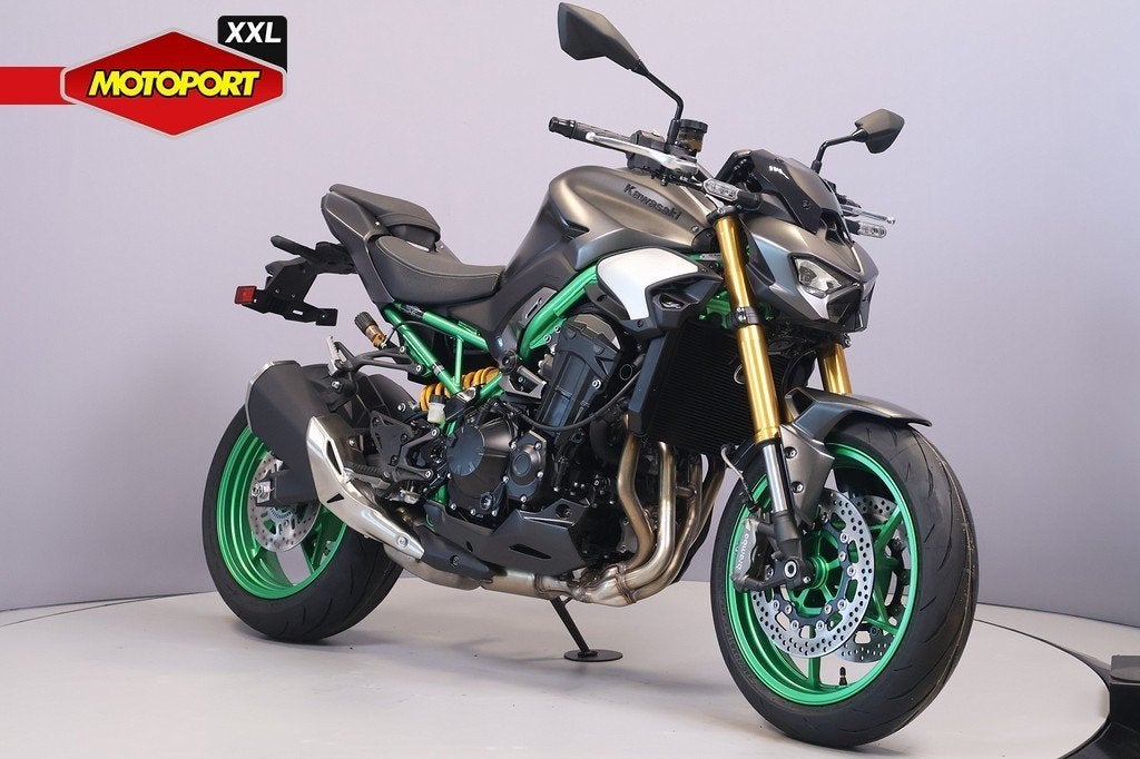 Kawasaki Z900 SE, Bedrijf, Naked bike