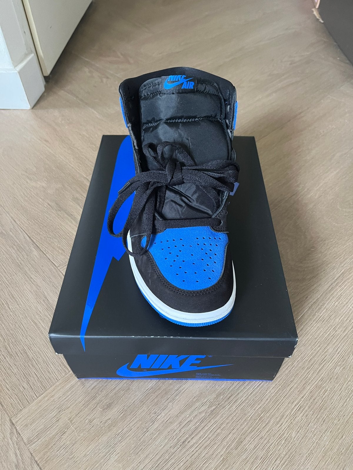 Jordan 1 Royal Reimagined US 9.5 EU 43 - Nieuw, Kleding | Heren, Schoenen, Ophalen of Verzenden, Nieuw, Blauw, Sneakers of Gympen