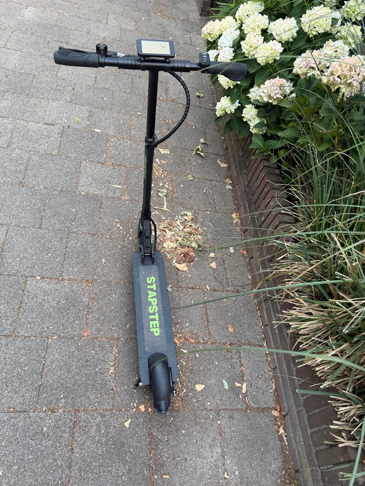 Stapstep elektrische step - Legaal in Nederland, Fietsen en Brommers, Steps, Ophalen of Verzenden, Zo goed als nieuw, Elektrische step (E-scooter)
