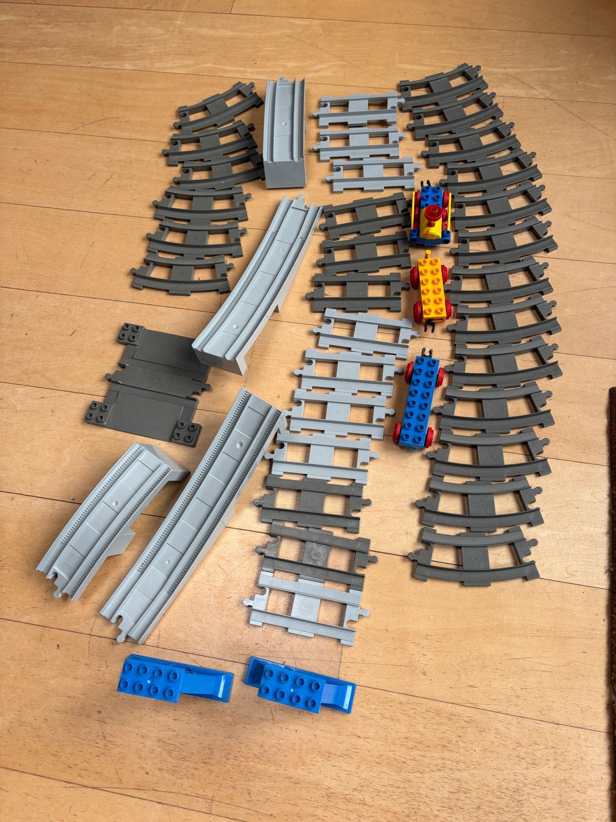 Duplo treinrails en treintjes incl viaduct., Ophalen, Gebruikt, Overige typen, Duplo