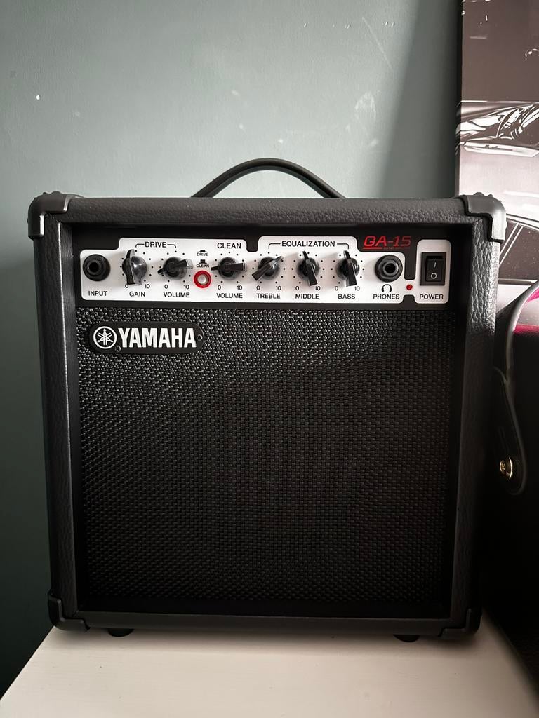 Yamaha Versterker GU-15, Muziek en Instrumenten, Ophalen of Verzenden, Zo goed als nieuw, Minder dan 50 watt