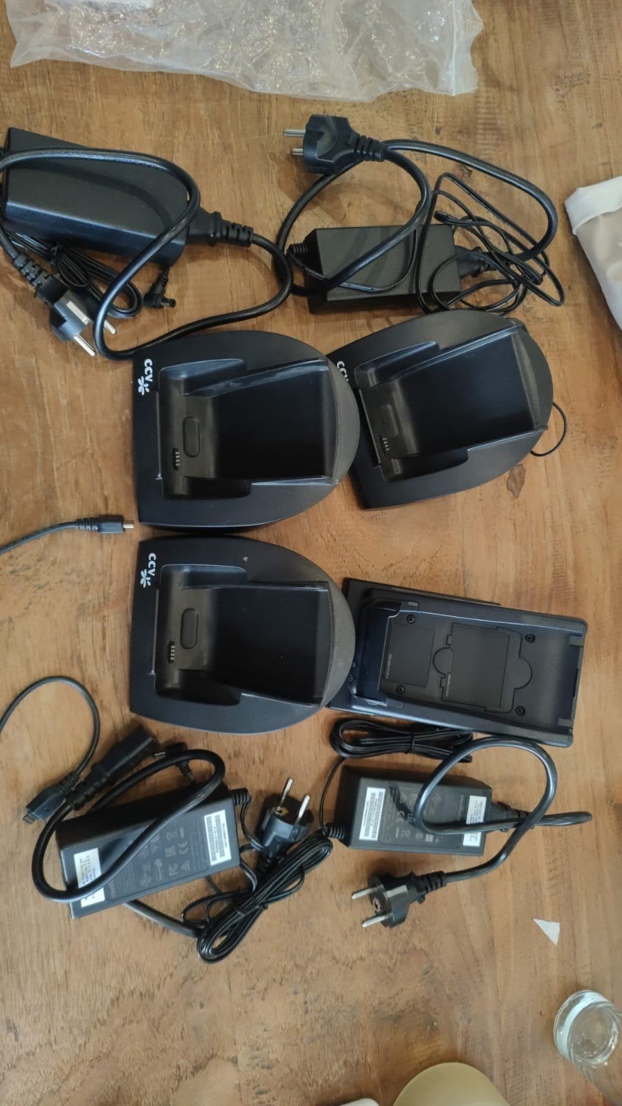 4x CCV en Verifone opladers/laadstations, Verzenden