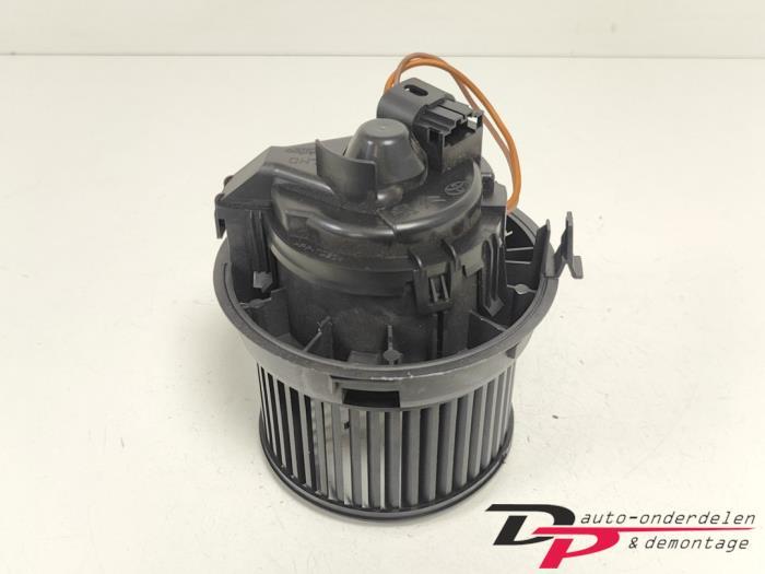 Kachel Ventilatiemotor van een Peugeot 108, Gebruikt, -, -, Ophalen of Verzenden