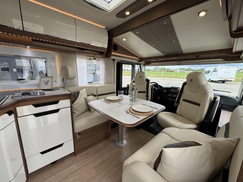 Rapido 866 F Automaat Enkele bedden Hefbed 2021, Ringverwarming, Fiat, Afzuigkap, Bedrijf