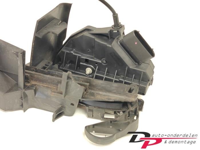 Deurslot Mechaniek 4Deurs rechts-voor van een Ford Focus, Auto-onderdelen, Gebruikt, -, -, Ophalen of Verzenden