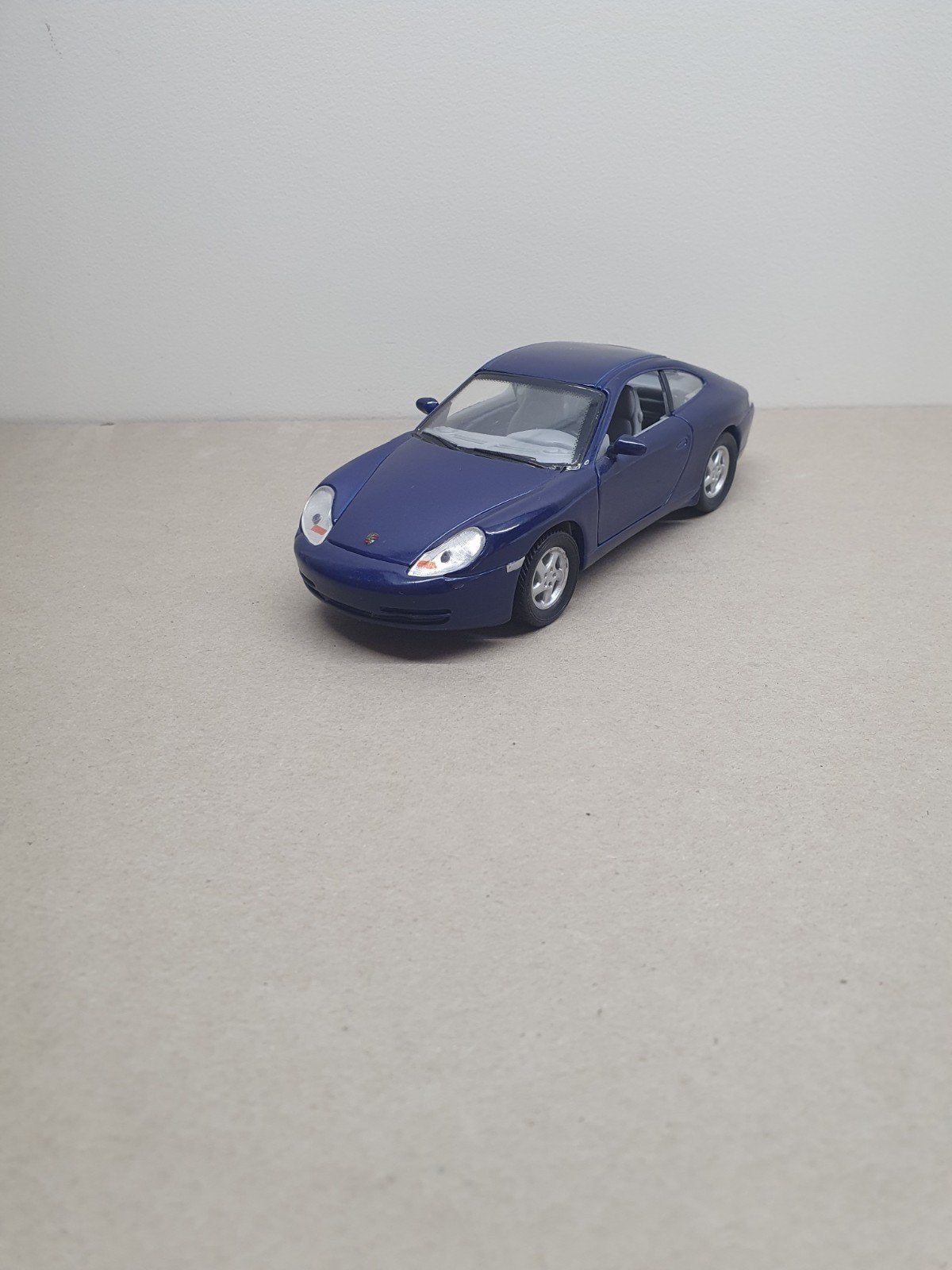 Porsche 911 Carrera 2001 modelauto - Nieuwstaat, Ophalen of Verzenden
