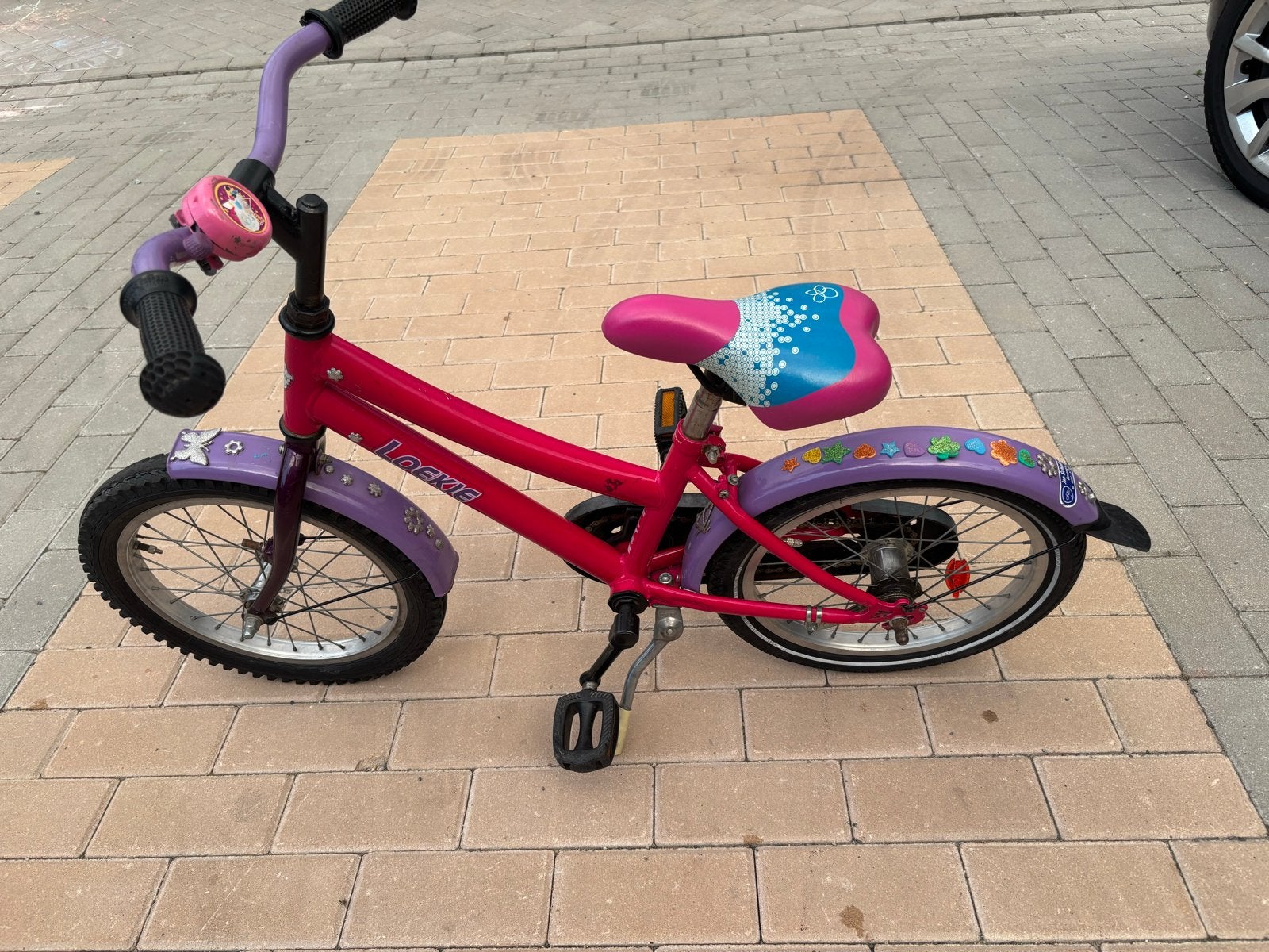 Lockie kinderfiets 12,5 inch - roze/paars, Fietsen en Brommers, Fietsen | Kinderfietsjes, Ophalen, Gebruikt, Terugtraprem, Minder dan 16 inch