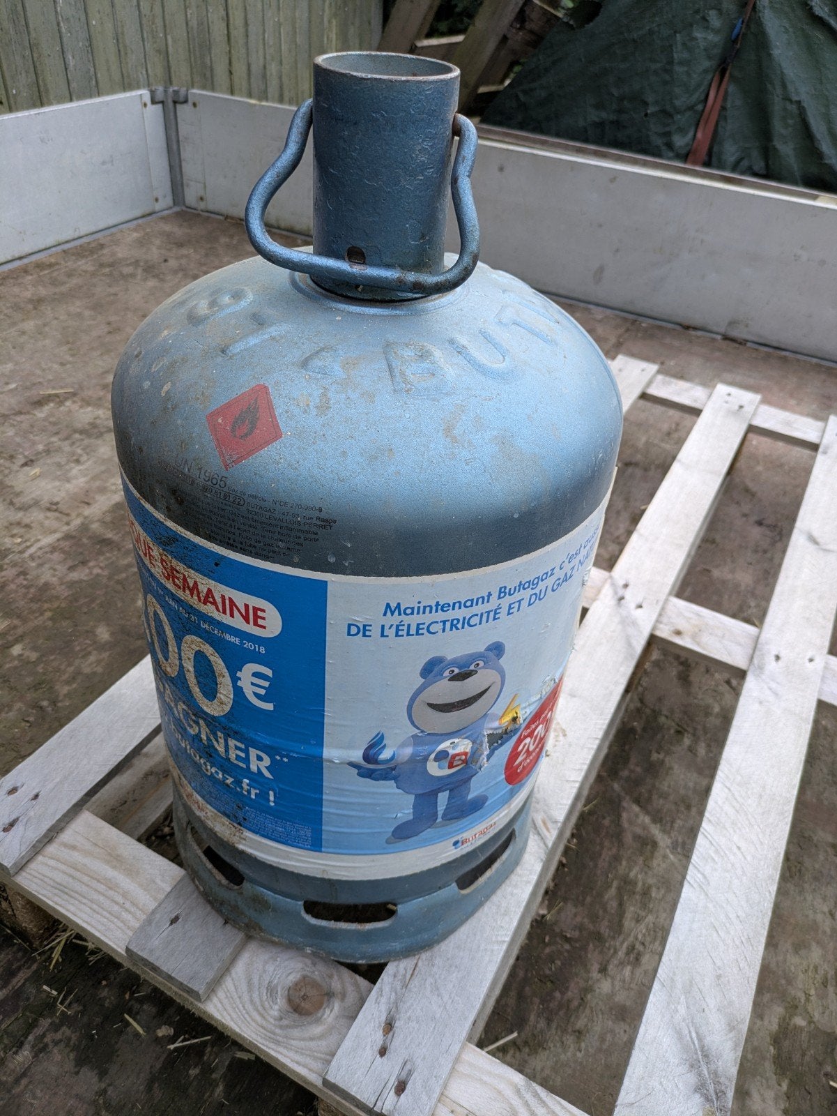 Lege gasfles, Ophalen, Gebruikt