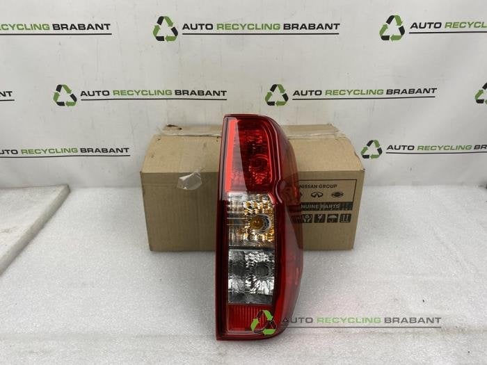Achterlicht rechts van een Nissan Navara, Auto-onderdelen, Gebruikt, -, -, Ophalen of Verzenden