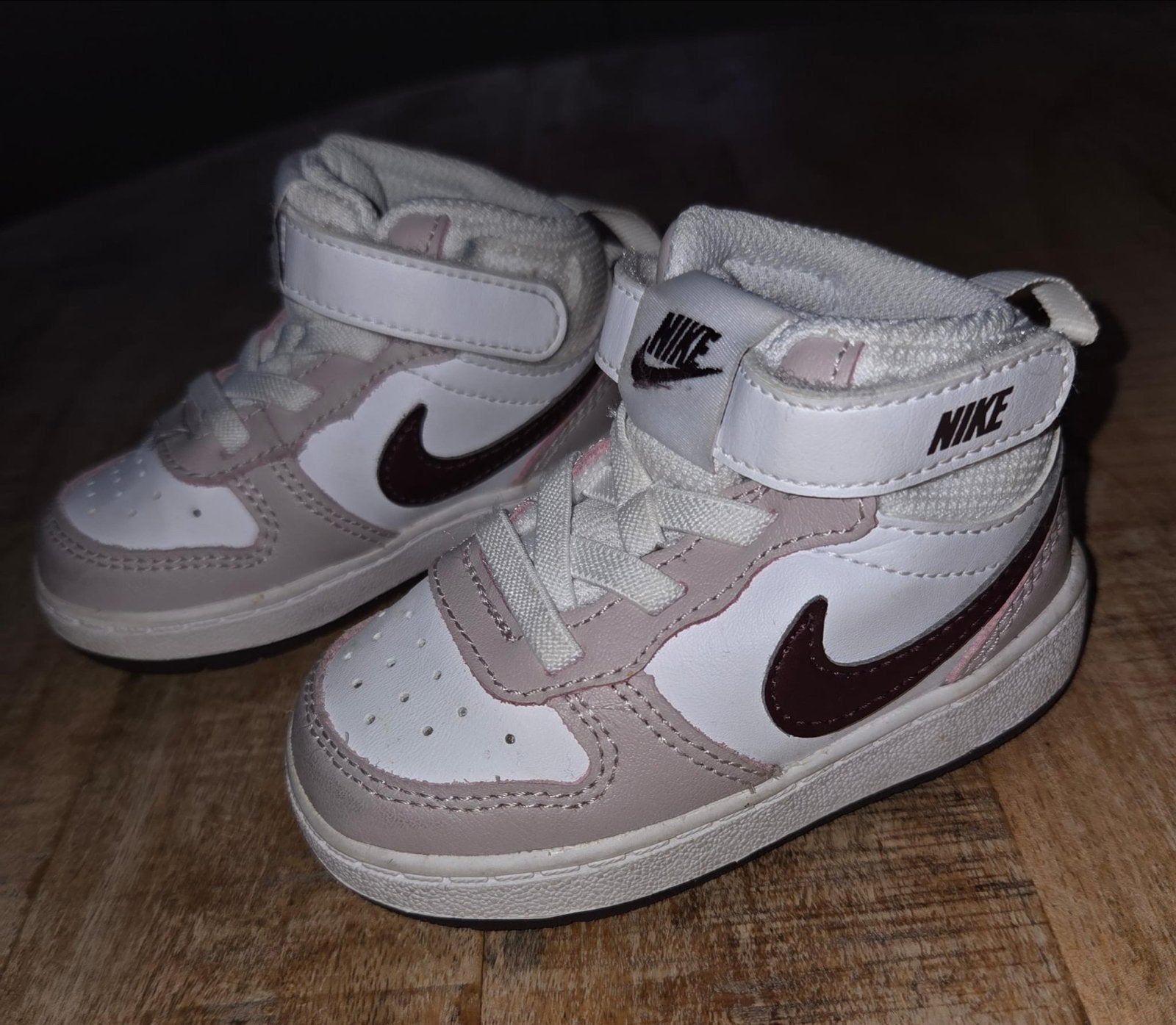 Nike schoenen maat 21 - Zo goed als nieuw, Ophalen, Zo goed als nieuw, Jongen of Meisje, Schoenen