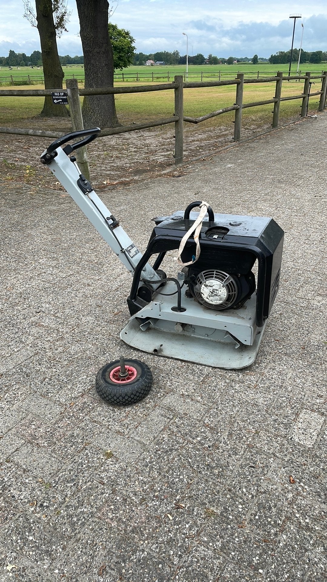 Samac trilplaat diesel slagkracht 3 ton, Ophalen, Zo goed als nieuw