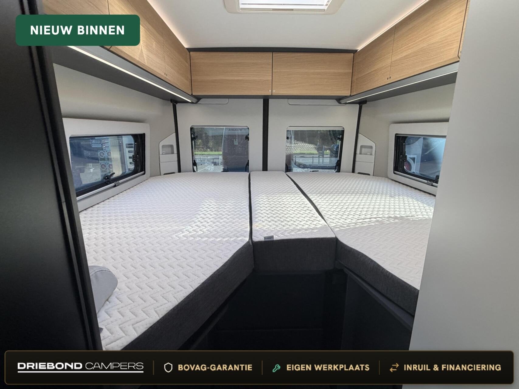Adria 640 SLB 60 Years 8T-Automaat Enkele Bedden Luifel Luxe, Caravans en Kamperen, Automaat, Buscamper of Camperbus, 6 tot 7 meter