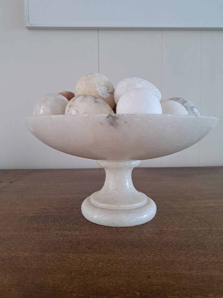 Marmeren fruitschaal met decoratieve eieren, Ophalen