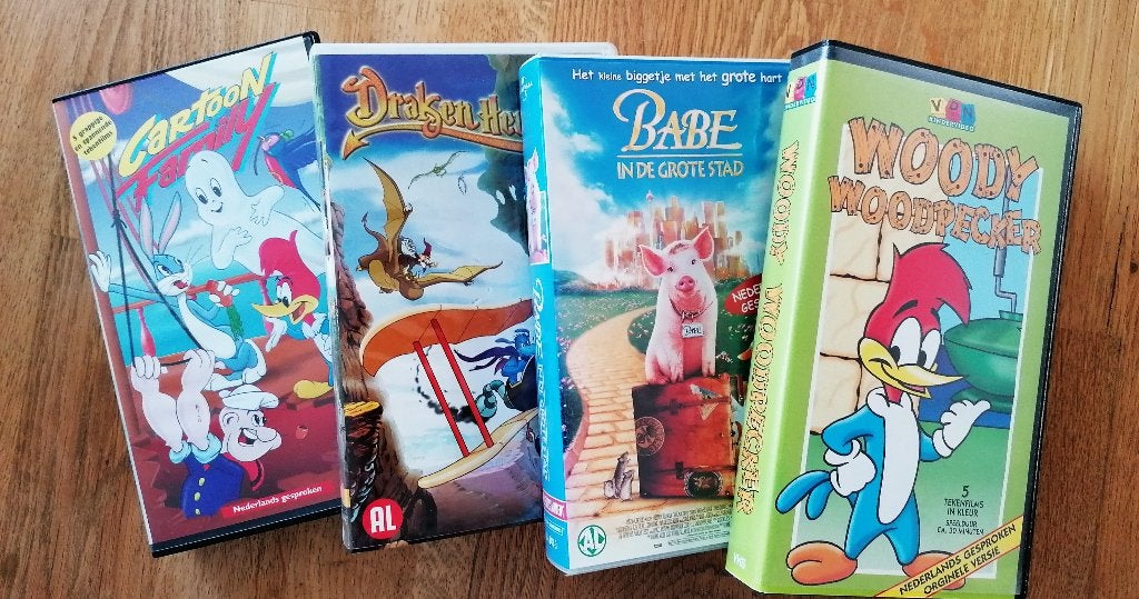VHS tekenfilms voor de kids, o.a. Babe en Woody Woodpecker., Gebruikt, Tekenfilm, Alle leeftijden, Ophalen of Verzenden
