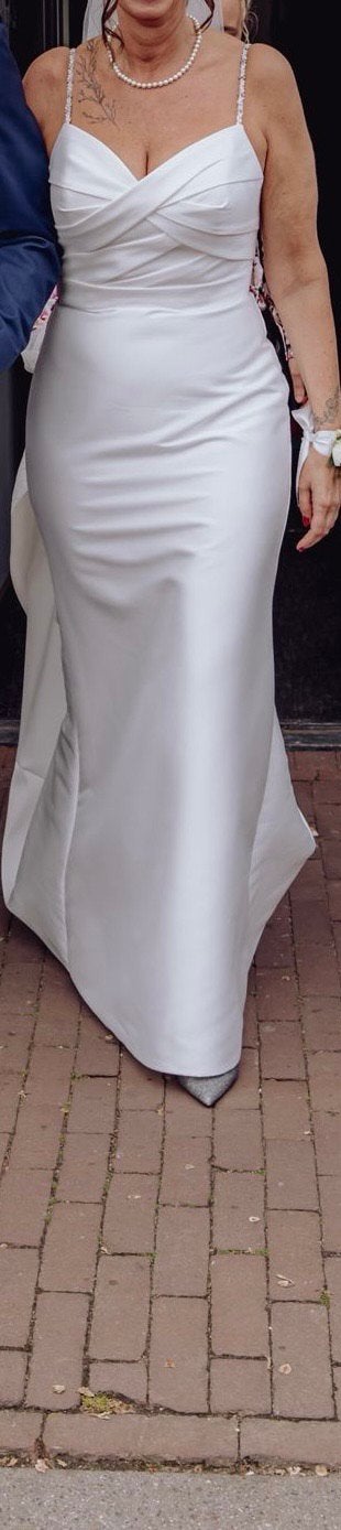 Mooie offwhite satijnen trouwjurk met sleep maat 40, Ophalen, Zo goed als nieuw, Wit, Trouwjurk