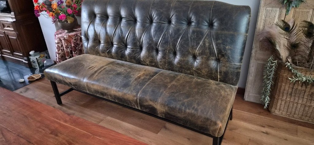 Leren bankje met gecapitonneerde rugleuning - 210 cm breed, Ophalen, Gebruikt, Industrieel, Vintage, Chesterfield, Driepersoons