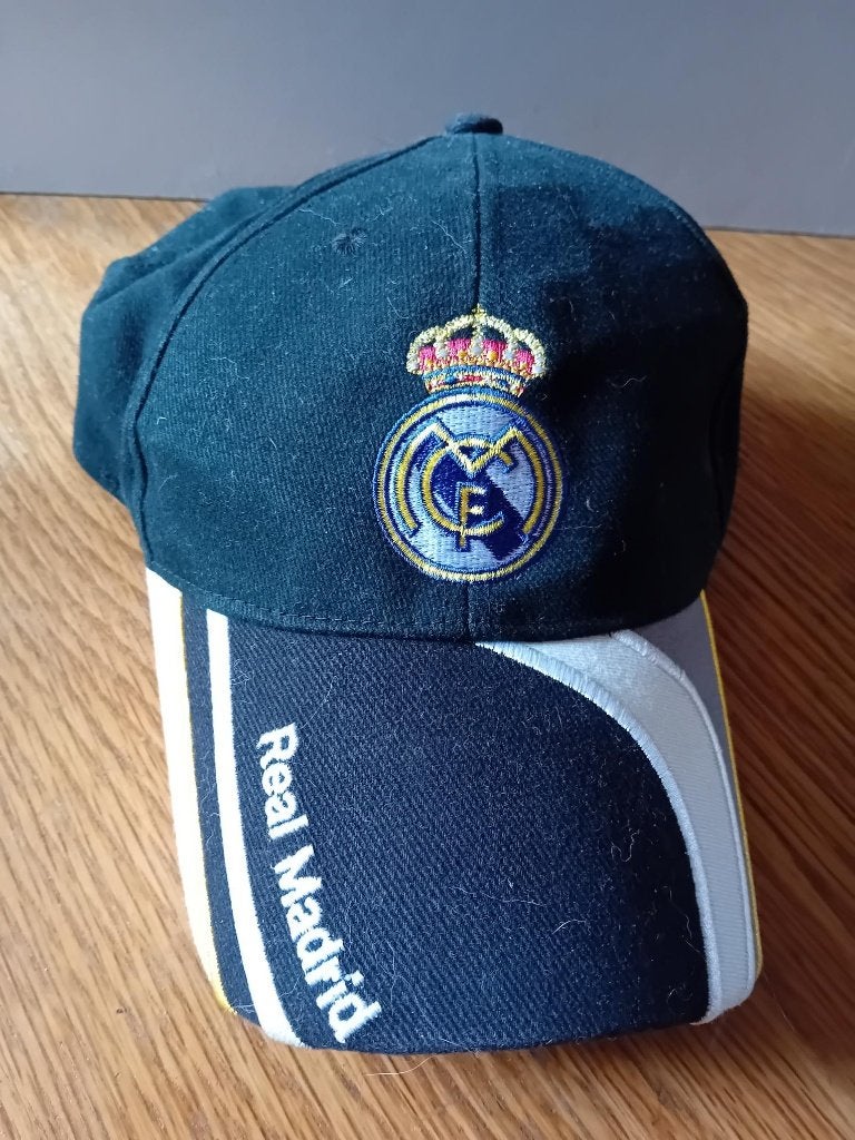 Real Madrid CF cap verstelbaar, Ophalen of Verzenden, Gebruikt, Buitenlandse clubs, Vaantje of Sjaal