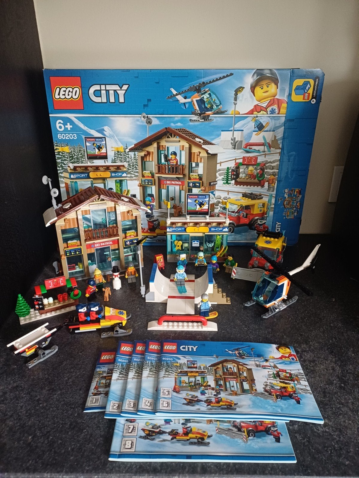 Lego City 60203 Skiresort - Complete set met doos en boekjes, Kinderen en Baby's, City, Inclusief instructies, Lego, Ophalen of Verzenden