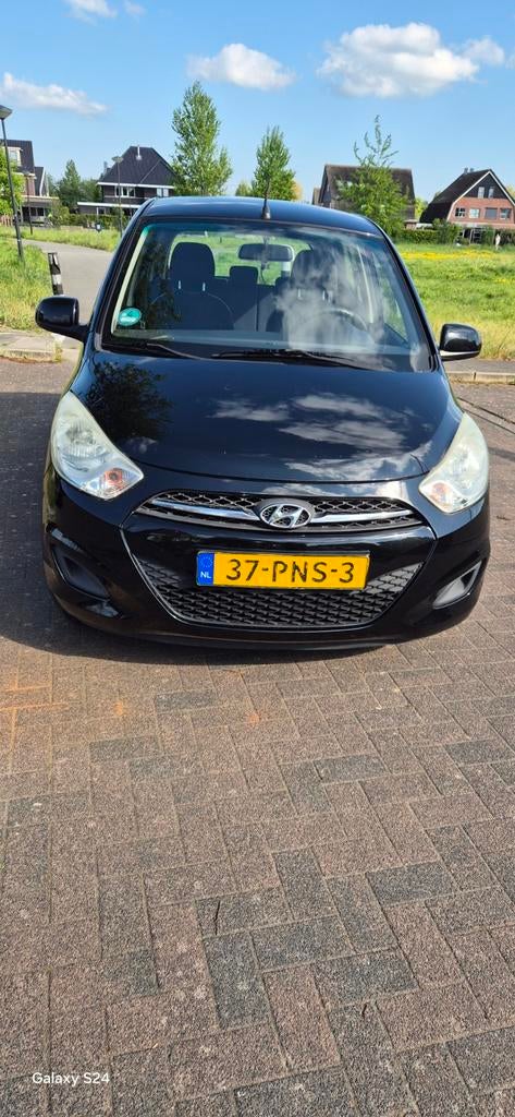Hyundai i10 1.1 I 5DR 2011 Zwart, Auto's, 4 cilinders, 400 kg, Zwart, Origineel Nederlands