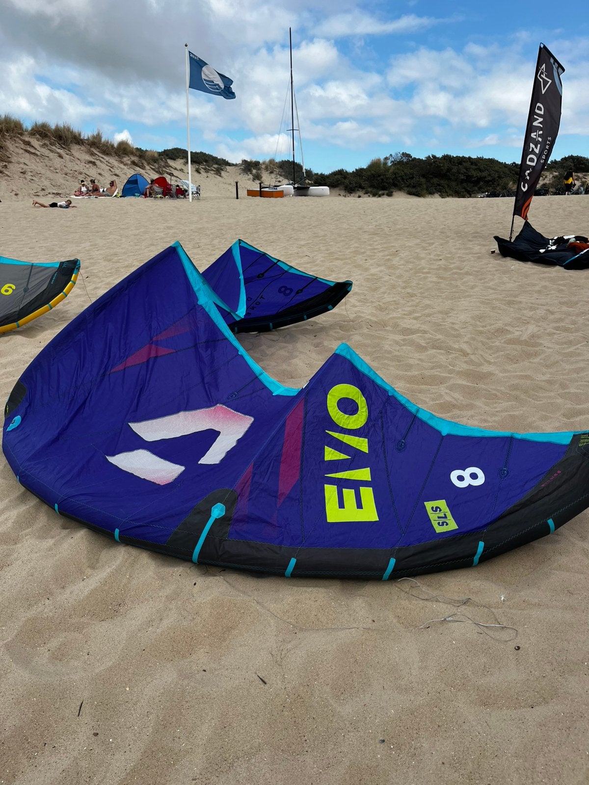 Duotone EVO sls + Trust Bar 2025 -8m, Watersport en Boten, Kitesurfen, Geen board, Ophalen of Verzenden, Zo goed als nieuw