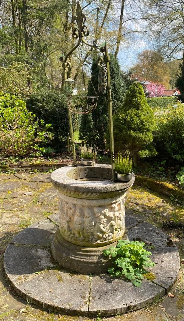 Tuinornamenten: sierput en twee bankjes, Ophalen, Gebruikt, Steen, Overige typen
