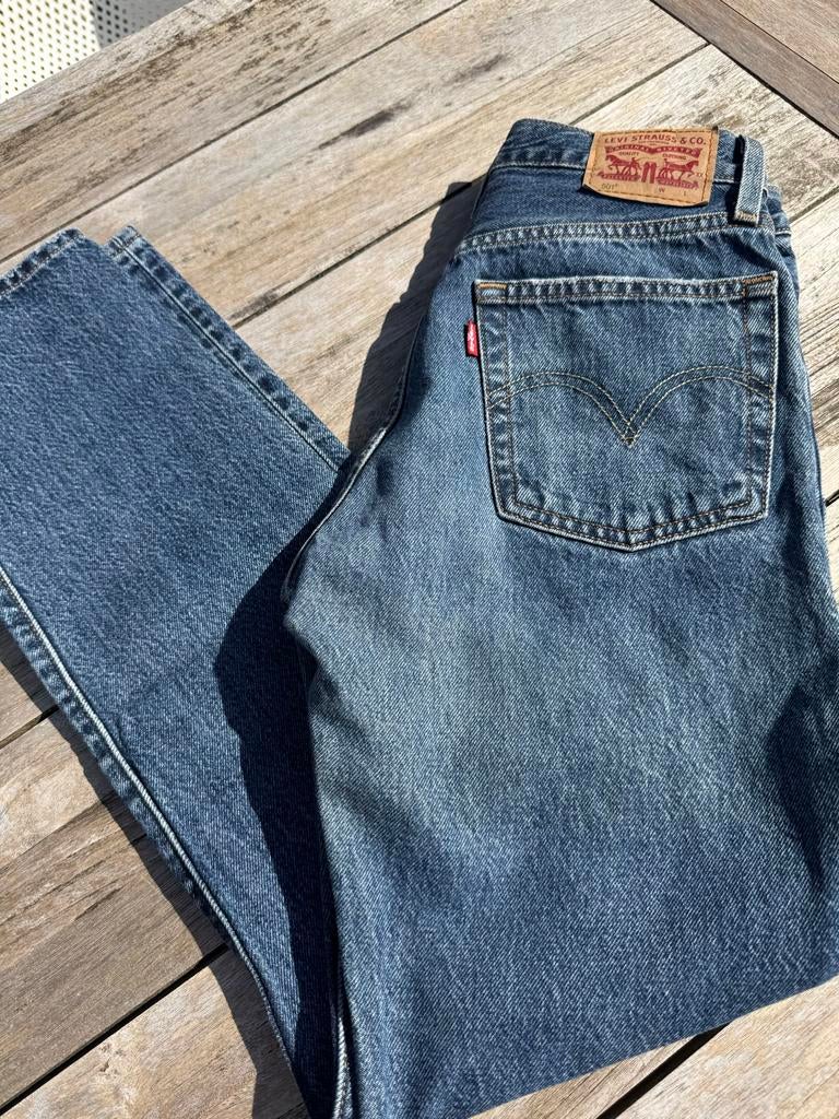 Levi's 501 dames spijkerbroek W24 L30, Ophalen of Verzenden, Zo goed als nieuw, Blauw, Overige jeansmaten