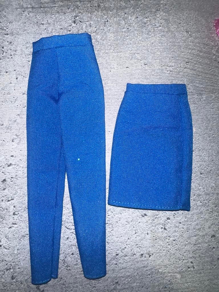 Barbie KLM stewardess kleding set - broek en rok, Ophalen of Verzenden, Gebruikt, Kleertjes