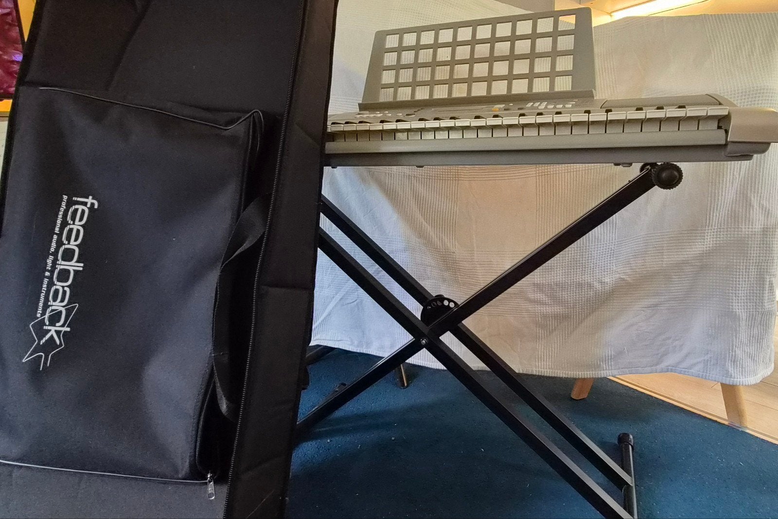 Yamaha keyboard met standaard en draagtas, Ophalen, Yamaha, Aanslaggevoelig, 61 toetsen