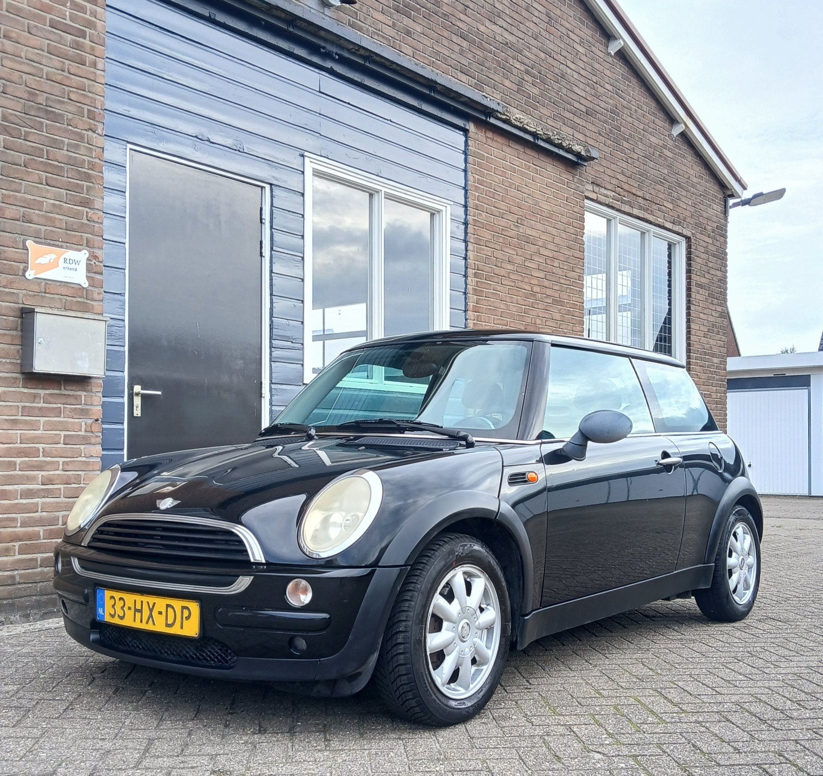 Mini 3-Deurs 1.6 One Salt / Bj.2002 / APK 11-2026, Auto's, Voorwielaandrijving, Automatische klimaatregeling, Zwart, 4 cilinders